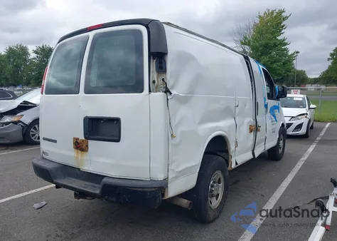 2008 Chevrolet Express Work Van из США, поврежденный, VIN 1GCGG25C381102102